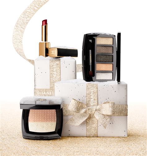 chanel make up gifts|Chanel 2022 holiday gift set.